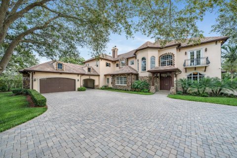 Дом в Майами, Флорида 8 спален, 621.89м2 № 2025905