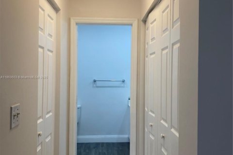 Townhouse in Miramar, Florida 3 bedrooms, 143.72 sq.m. № 1893480 - photo 19