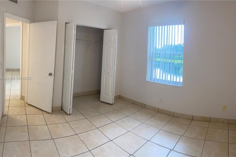 Townhouse in Miramar, Florida 3 bedrooms, 143.72 sq.m. № 1893480 - photo 15