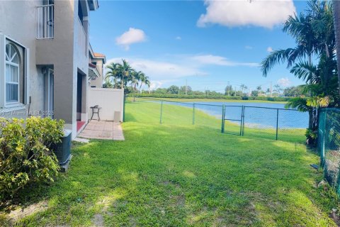 Townhouse in Miramar, Florida 3 bedrooms, 143.72 sq.m. № 1893480 - photo 22
