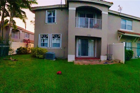 Townhouse in Miramar, Florida 3 bedrooms, 143.72 sq.m. № 1893480 - photo 20