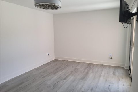 Casa en alquiler en Saint Petersburg, Florida, 2 dormitorios, 130.06 m2 № 1918979 - foto 27