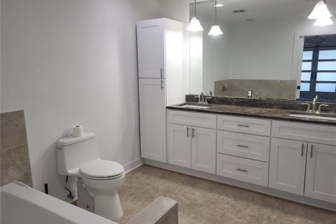 Casa en alquiler en Saint Petersburg, Florida, 2 dormitorios, 130.06 m2 № 1918979 - foto 20