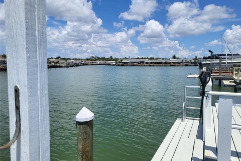 Casa en alquiler en Saint Petersburg, Florida, 2 dormitorios, 130.06 m2 № 1918979 - foto 5
