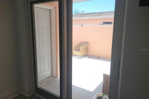 Casa en alquiler en Saint Petersburg, Florida, 2 dormitorios, 130.06 m2 № 1918979 - foto 29