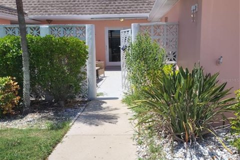 Casa en alquiler en Saint Petersburg, Florida, 2 dormitorios, 130.06 m2 № 1918979 - foto 2