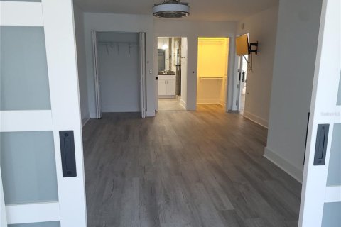 Casa en alquiler en Saint Petersburg, Florida, 2 dormitorios, 130.06 m2 № 1918979 - foto 19