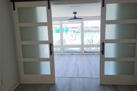 Casa en alquiler en Saint Petersburg, Florida, 2 dormitorios, 130.06 m2 № 1918979 - foto 18