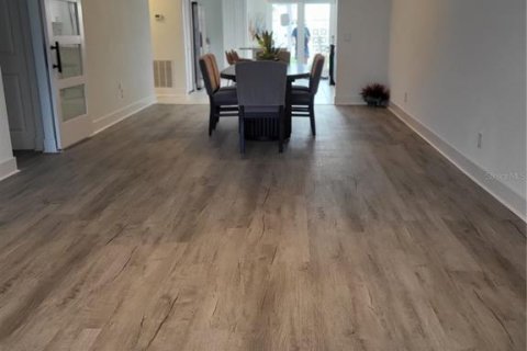 Casa en alquiler en Saint Petersburg, Florida, 2 dormitorios, 130.06 m2 № 1918979 - foto 14