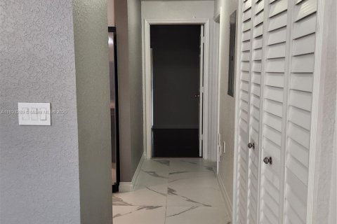 Copropriété à louer à Coral Springs, Floride: 3 chambres, 98.01 m2 № 1945672 - photo 19