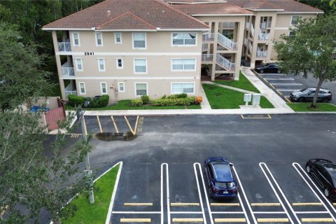 Copropriété à louer à Coral Springs, Floride: 3 chambres, 98.01 m2 № 1945672 - photo 4