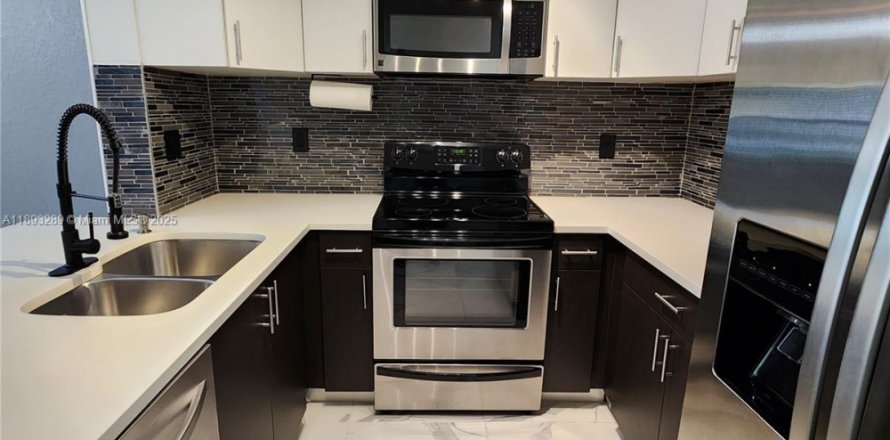 Condo à Coral Springs, Floride, 3 chambres № 1945672