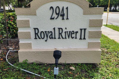 Copropriété à louer à Coral Springs, Floride: 3 chambres, 98.01 m2 № 1945672 - photo 2