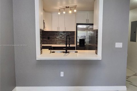 Copropriété à louer à Coral Springs, Floride: 3 chambres, 98.01 m2 № 1945672 - photo 12