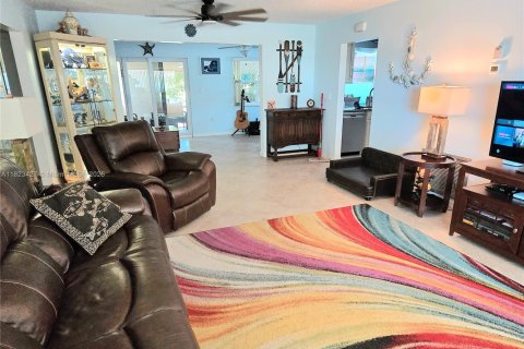 Villa ou maison à vendre à Boynton Beach, Floride: 2 chambres, 132.66 m2 № 1940209 - photo 9