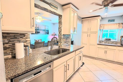 Villa ou maison à vendre à Boynton Beach, Floride: 2 chambres, 132.66 m2 № 1940209 - photo 3