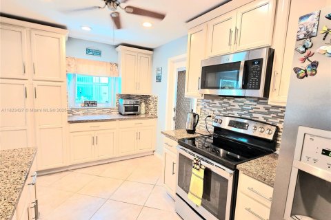 Villa ou maison à vendre à Boynton Beach, Floride: 2 chambres, 132.66 m2 № 1940209 - photo 12