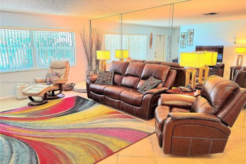 Villa ou maison à vendre à Boynton Beach, Floride: 2 chambres, 132.66 m2 № 1940209 - photo 11