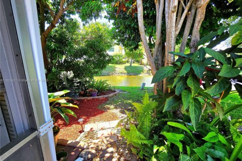 Villa ou maison à vendre à Boynton Beach, Floride: 2 chambres, 132.66 m2 № 1940209 - photo 23
