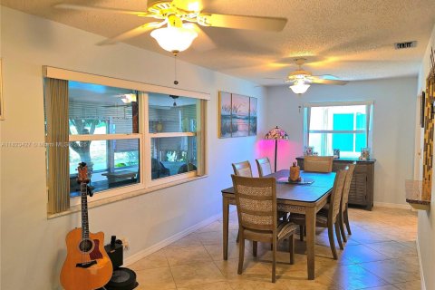 Villa ou maison à vendre à Boynton Beach, Floride: 2 chambres, 132.66 m2 № 1940209 - photo 17