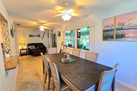 Villa ou maison à vendre à Boynton Beach, Floride: 2 chambres, 132.66 m2 № 1940209 - photo 16