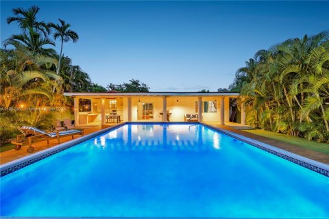 House in Miami, Florida 4 bedrooms, 197.88 sq.m. № 1890830 - photo 28