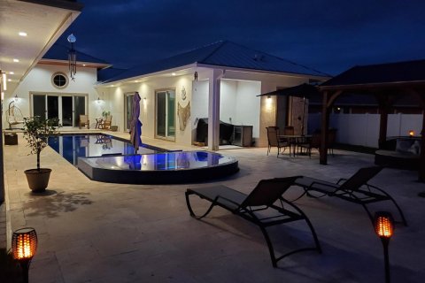 Casa en venta en Port St. Lucie, Florida, 4 dormitorios, 319.96 m2 № 2146803 - foto 9