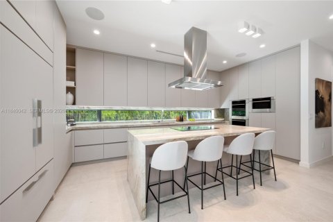 House in Miami, Florida 6 bedrooms № 1940331 - photo 29