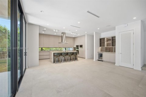 Casa en venta en Miami, Florida, 6 dormitorios № 1940331 - foto 14