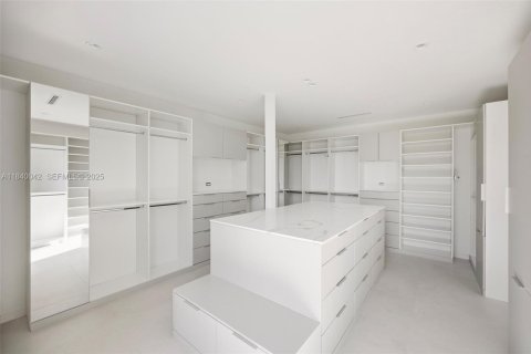 Casa en venta en Miami, Florida, 6 dormitorios № 1940331 - foto 22