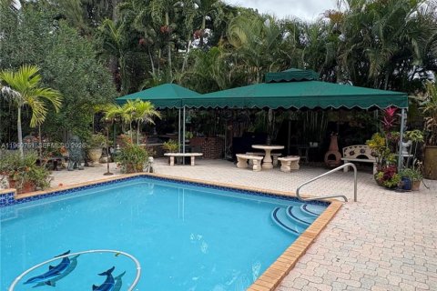 Casa en venta en Miami Springs, Florida, 4 dormitorios, 267.84 m2 № 2023518 - foto 23
