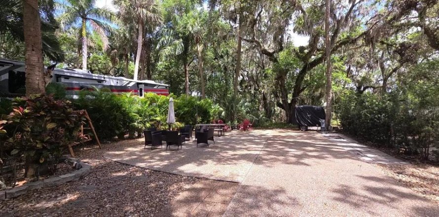 Terrain à River Ranch, Floride № 2205048
