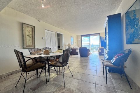 Снять в аренду кондоминиум в Санни-Айлс-Бич, Флорида 2 спальни, 93.65м2, № 1983679 - фото 6