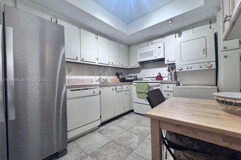 Снять в аренду кондоминиум в Санни-Айлс-Бич, Флорида 2 спальни, 93.65м2, № 1983679 - фото 4