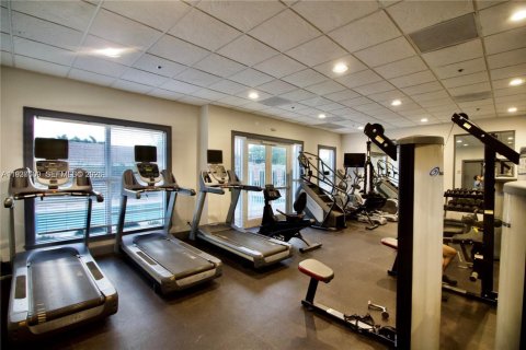 Condo in Miami, Florida, 1 bedroom  № 1995819 - photo 17