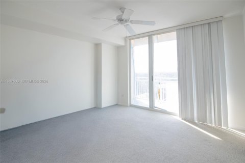 Condo in Miami, Florida, 1 bedroom  № 1995819 - photo 10