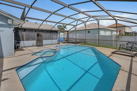 Villa ou maison à vendre à Deltona, Floride: 3 chambres, 134.89 m2 № 2217315 - photo 2