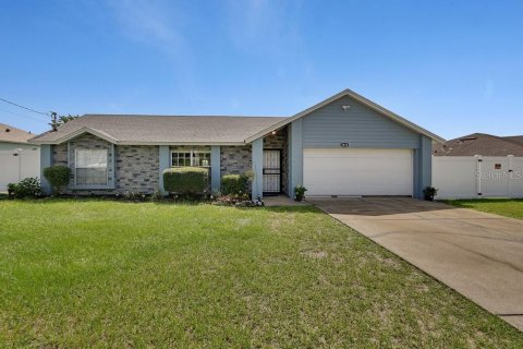 Villa ou maison à Deltona, Floride 3 chambres, 134.89 m2 № 2217315
