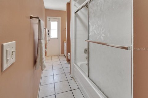 Villa ou maison à vendre à Deltona, Floride: 3 chambres, 134.89 m2 № 2217315 - photo 24