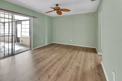 Villa ou maison à vendre à Deltona, Floride: 3 chambres, 134.89 m2 № 2217315 - photo 14