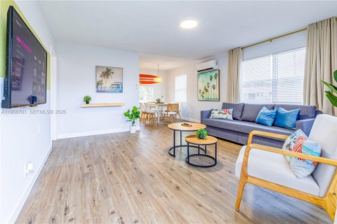 Commercial property in Fort Lauderdale, Florida № 2022163 - photo 1