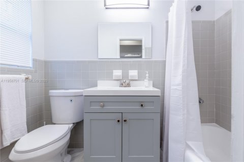 Commercial property in Fort Lauderdale, Florida № 2022163 - photo 16