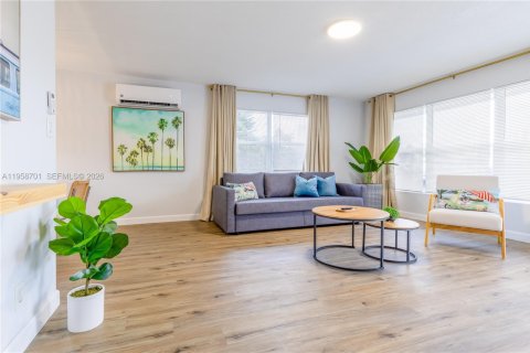 Commercial property in Fort Lauderdale, Florida № 2022163 - photo 3