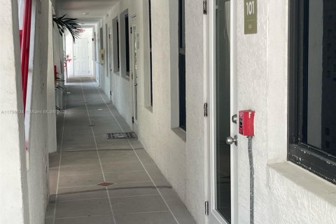 Immobilier commercial à vendre à Surfside, Floride № 1959247 - photo 11