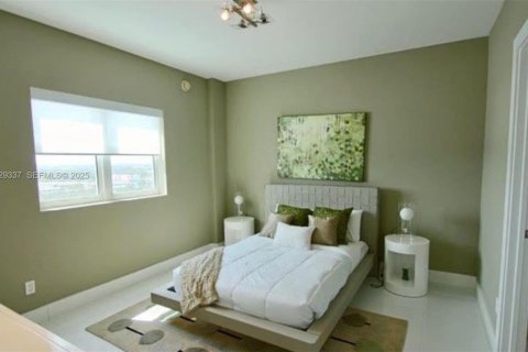 Снять в аренду кондоминиум в Норт-Майами, Флорида 3 спальни, 190.26м2, № 1990513 - фото 18