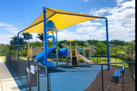 Снять в аренду кондоминиум в Норт-Майами, Флорида 3 спальни, 190.26м2, № 1990513 - фото 27