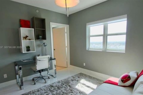 Снять в аренду кондоминиум в Норт-Майами, Флорида 3 спальни, 190.26м2, № 1990513 - фото 20