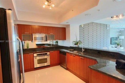 Снять в аренду кондоминиум в Норт-Майами, Флорида 3 спальни, 190.26м2, № 1990513 - фото 9