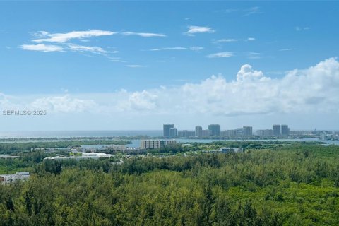 Снять в аренду кондоминиум в Норт-Майами, Флорида 3 спальни, 190.26м2, № 1990513 - фото 1