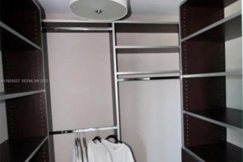 Снять в аренду кондоминиум в Норт-Майами, Флорида 3 спальни, 190.26м2, № 1990513 - фото 14